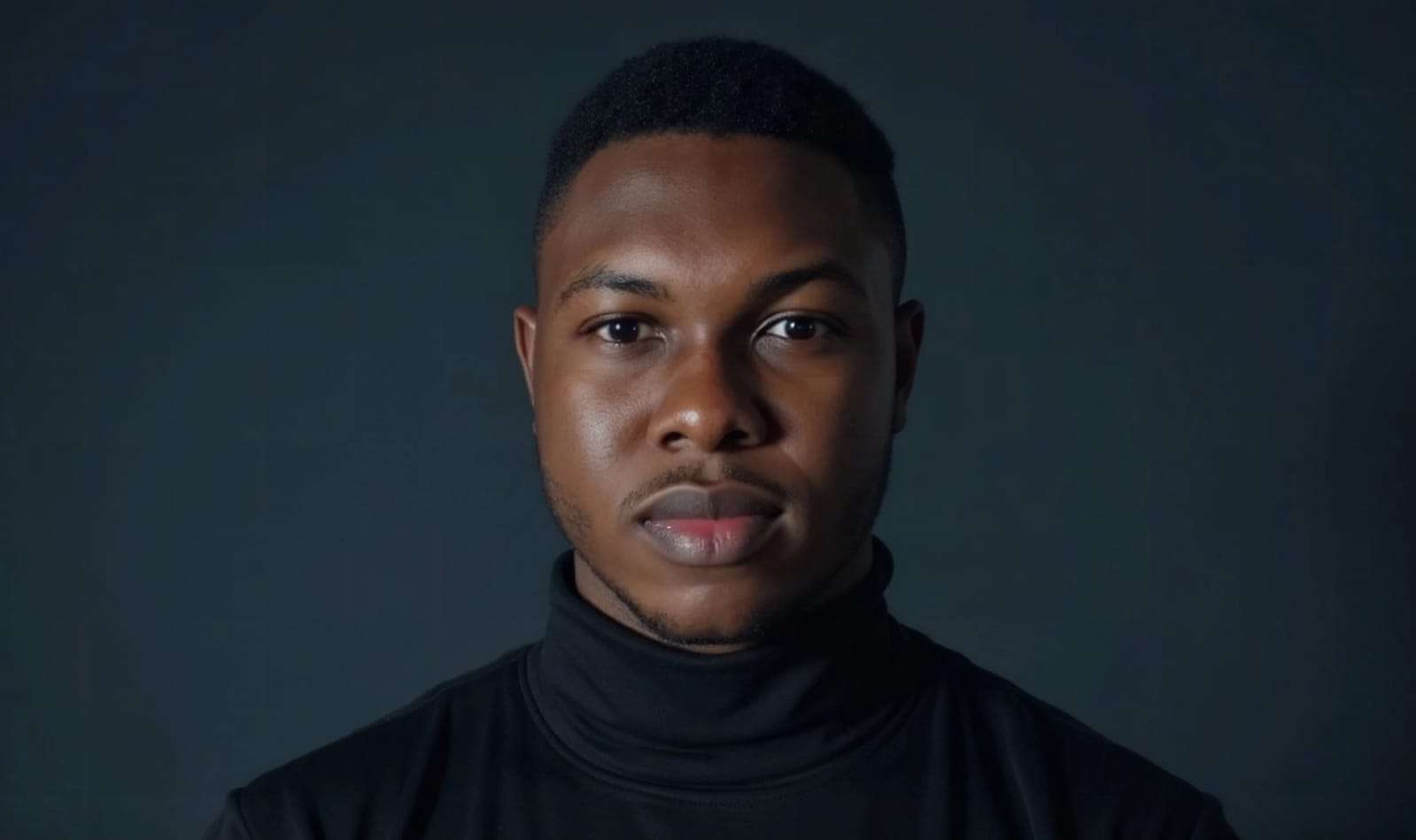 Professor Yann Amoussou - Professor Nativo de Francês